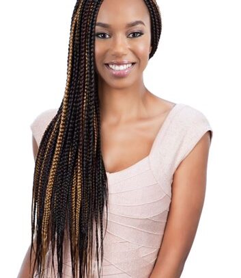 MODEL MODEL GLANCE LARGE BOX BRAIDS