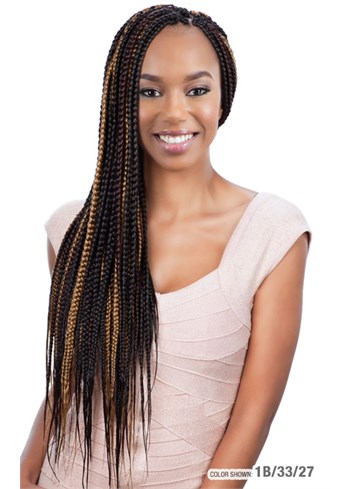 MODEL MODEL GLANCE MEDIUM BOX BRAIDS